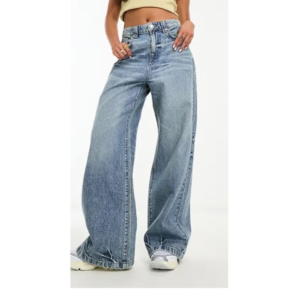 ✨NWT H&M Blue Flare & Wide Leg Jeans, 0